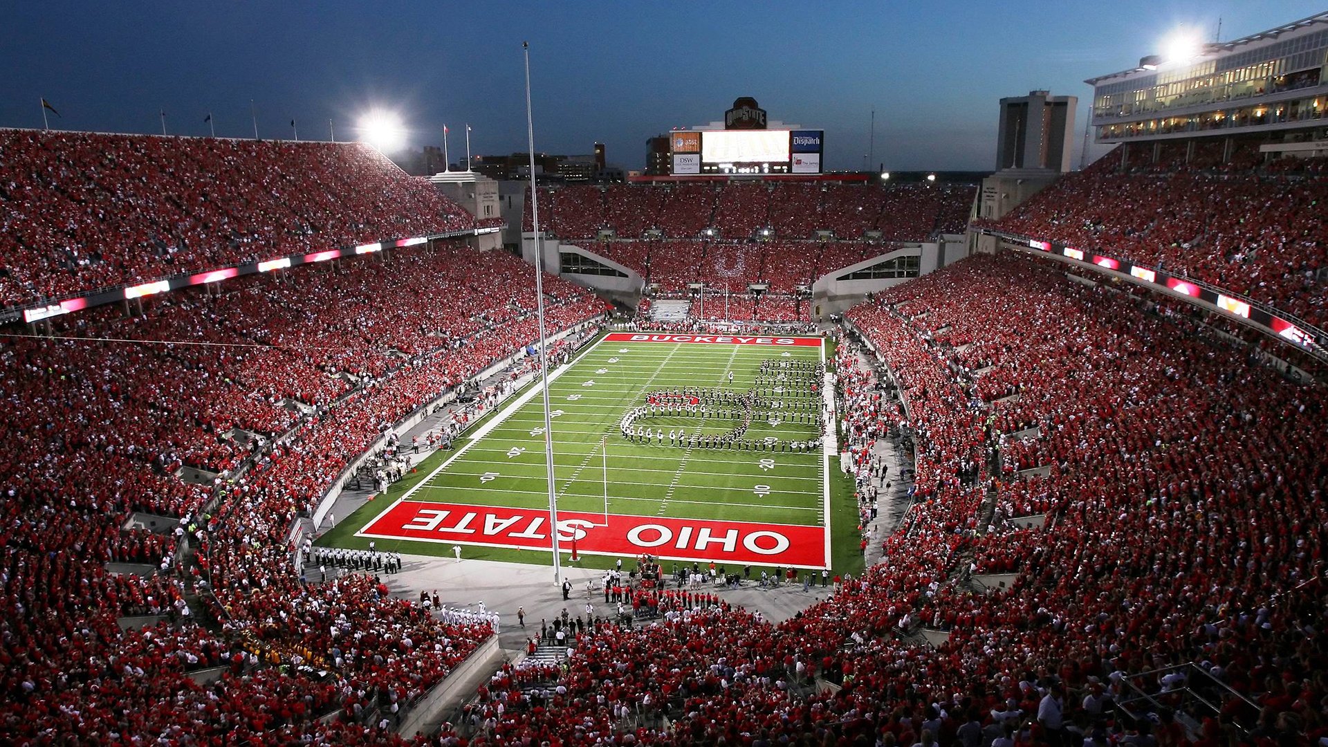 加拿大队观众热烈欢呼！，姆巴佩迎来七赛季出色发挥比赛高潮迭起