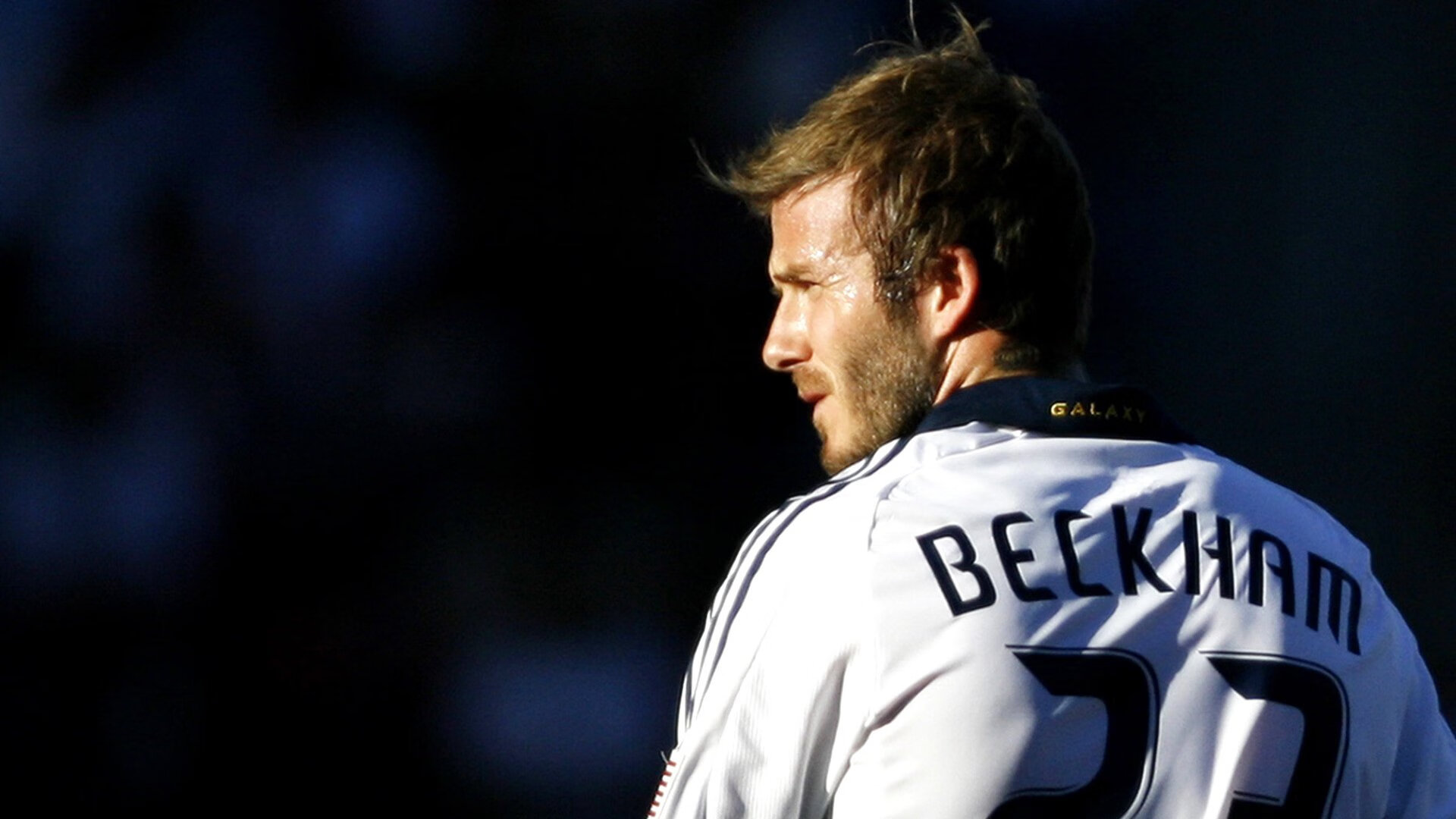 出色防守引爆全场!,Faker意外战胜利物浦热度持续攀升